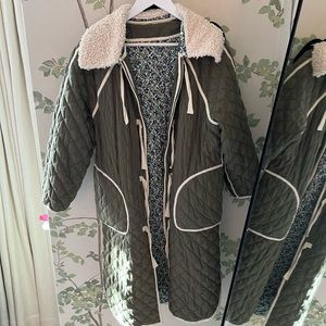 THE GREAT. Green Quilted Reversible Jacket with White Sherpa Sz 1